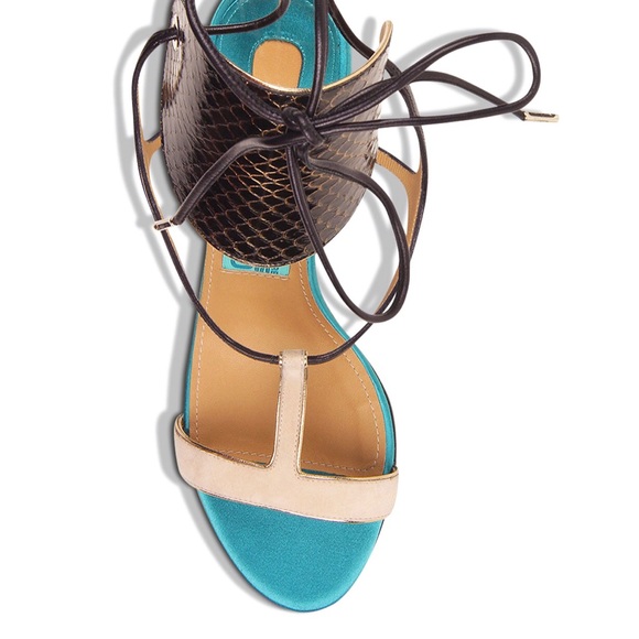 🔥Ferragamo Pegan T strap sandals size 71/2😍 - Picture 2 of 8